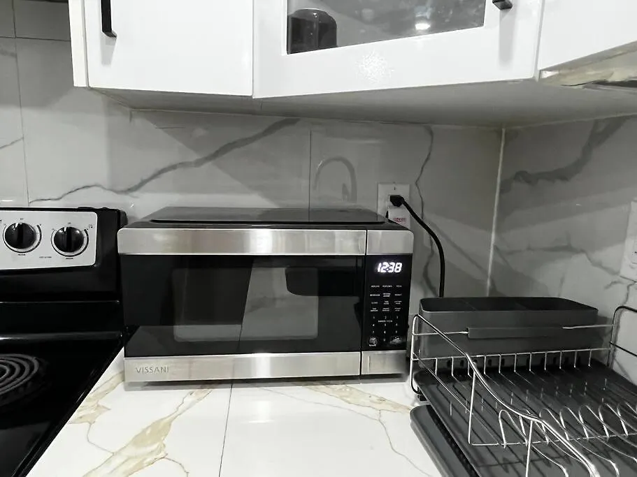 Brand New Single Unit Guest Basement Apartment Mississauga 0*,  Canada