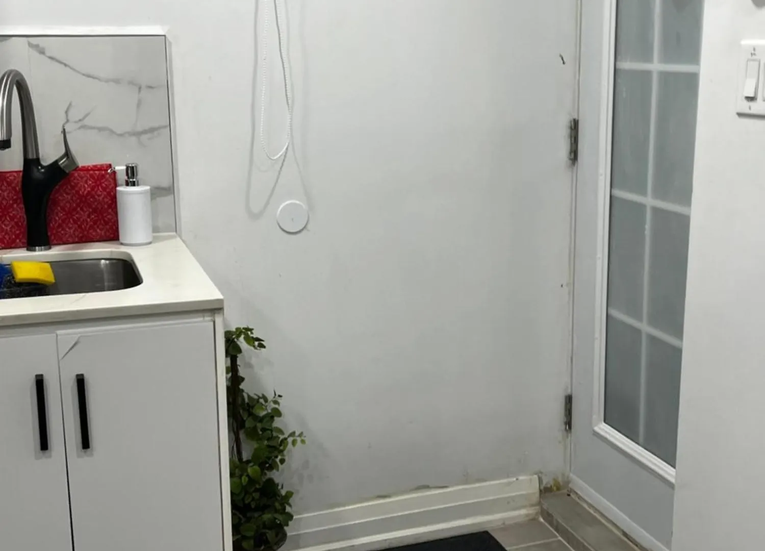 Brand New Single Unit Guest Basement Apartment Mississauga 0*,  Canada