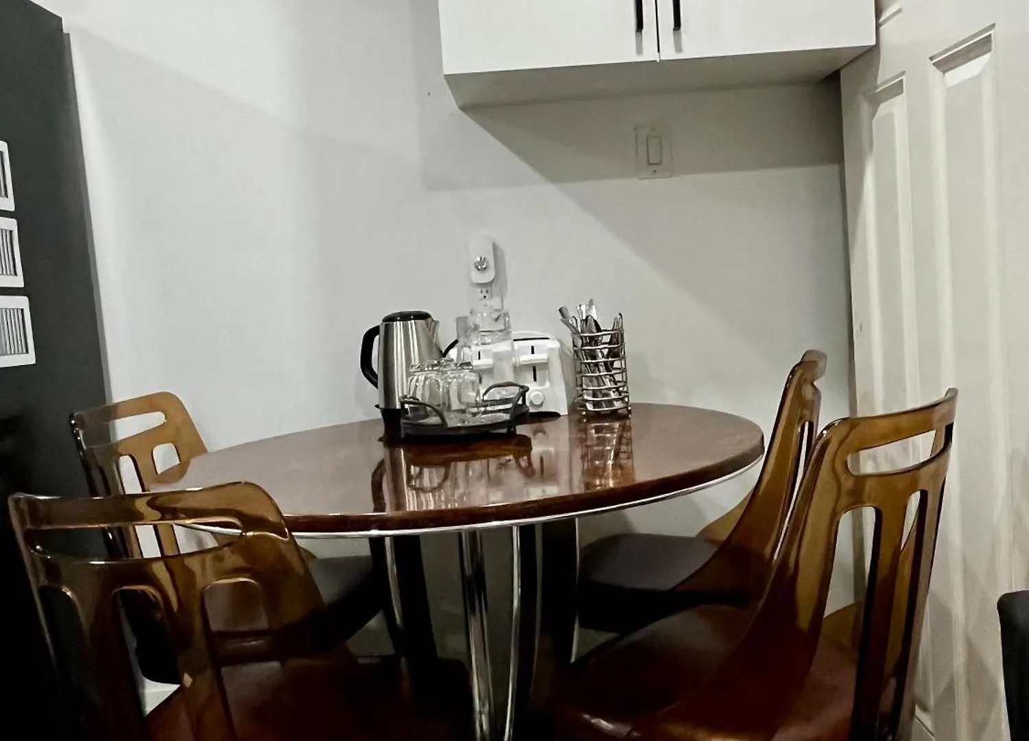 Brand New Single Unit Guest Basement Apartment Mississauga